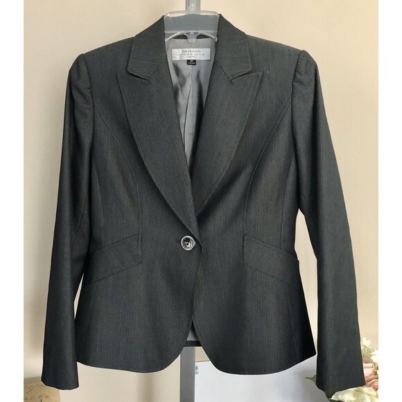 TAHARI BLAZER SUIT PETITE SIZE 6P BUSSINES CASUAL STRIPE GRAY ONE BUTTON - Picture 2 of 8